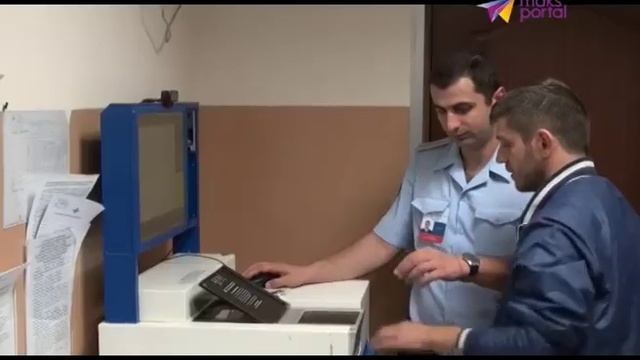 Сотрудник супермаркета «Пятерочка» ударил покупательницу по лицу смотреть онлайн