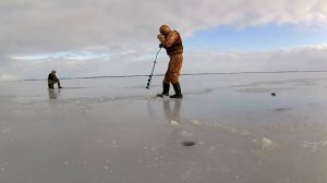 Ловля окуня на балансир зимой. Ловля крупного окуня. Жор окуня. Зимний окунь / Горбачи