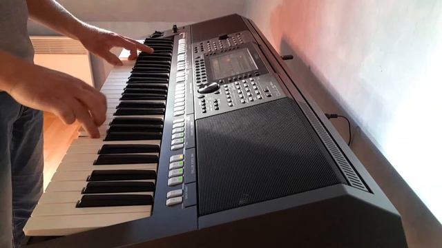 Mig - Ta malutka blondynka Yamaha psr s770 смотреть онлайн
