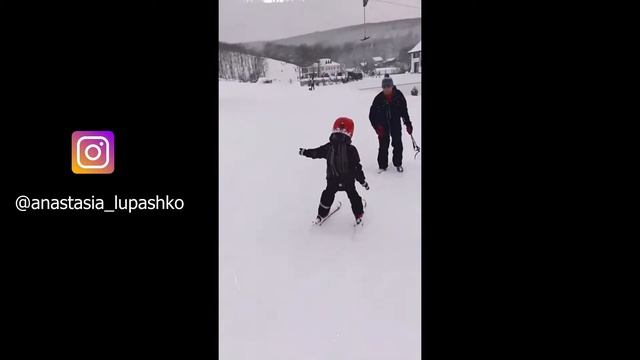 Горные лыжи с детьми | Учим старшего кататься | Гора Вишневая 2021 смотреть онлайн