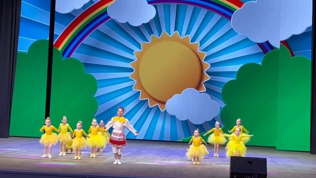 Танец «Цып-цыплятки». Даша Журбина. смотреть онлайн