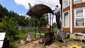 Монтаж сотового поликарбоната толщиной 8 мм над монгалом