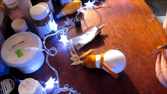 DIY / ЁЛОЧНЫЕ ИГРУШКИ из старых СОВЕТСКИХ ЛАМПОЧЕК / Elena Pero смотреть онлайн