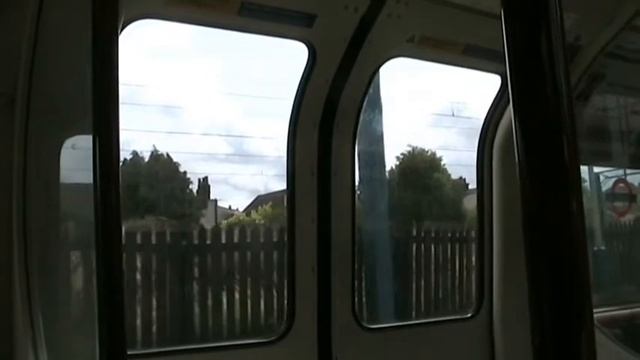 Onboard a 1972 mk2 stock train arriving and departing North Wembley смотреть онлайн
