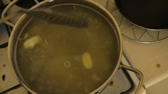 Горячий Цех: ньокки с беконом в сливочно-шпинатном соусе с кедровыми орешками с пармезаном смотреть онлайн