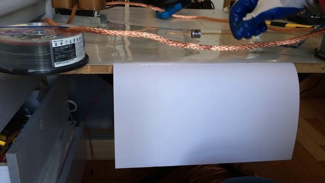 Вращение постоянного магнита около провода с током 100А. Magnet Rotation Near  Wire With Current