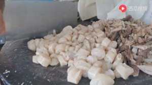 Начало дня: сытный завтрак в Китае