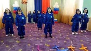 Танец "Потому, что мы пилоты" 5 группа