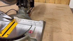 Торцовочная пила DeWALT DW714/Обзор