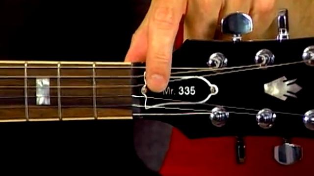 Larry Carlton - Gear: Signature Gibson ES 335 Guitar смотреть онлайн