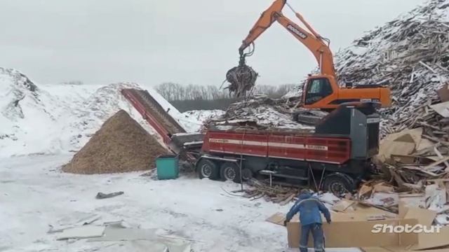 Измельчение вторичного древесного сырья. Молотковая дробилка TIM 1520A.
