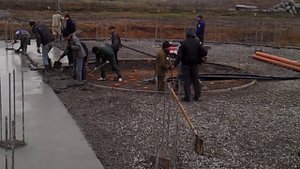 Подготовка под металлоконструкцию каркаса фундамента.