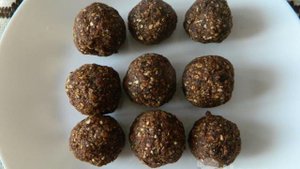 Ореховые конфеты с финиками и овсянкой