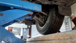 Nissan leaf стук в подвеске