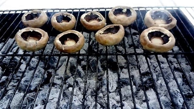 Как приготовить шампиньоны на мангале. #грибы. Сочный шашлык из шампиньонов.  #Готовимдома.
