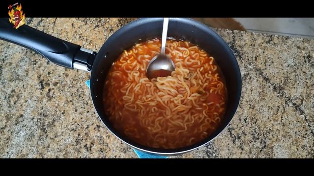 Лапша Kang Shi Fu (Master Kong) с томатом, яйцом и свининой