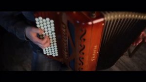 играет айдар валеев