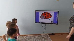 Адаптационные занятие с детьми младшей группы "Божья коровка".