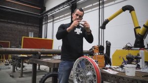 Как выбрать резину для эндуро? Как ставить тюблисс? Как клеить графику на мото?