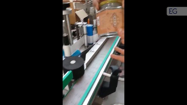 Автоматическая этикетировочная машина для прямоугольной и шестигранной тары NY-822A