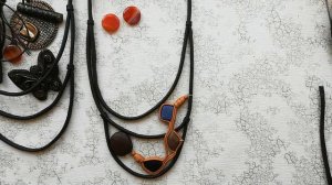 Украшения из кожаных шнуров.Как изготовить кожаный шнур.