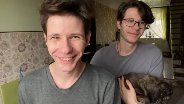 пристал ПАПА с МАСЕЙ к Данилу и Никите на кухне смотреть онлайн