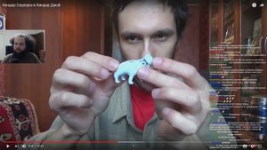 Бэбэй смотрит как фокусник-юморист Анатолий обозревает киндеры