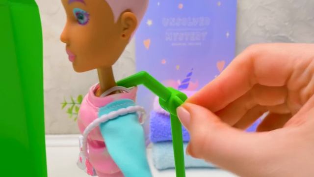 Распаковываем 3 Потрясающих Кукол Цвета Единорожки смотреть онлайн