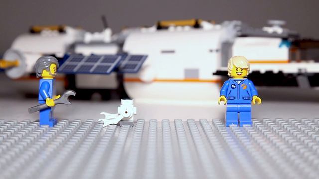 Lego City 60227 Lunar Space Station Speed Build смотреть онлайн