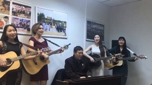 Николай Андросов уонна гитаралаах кыргыттар