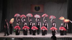 Китайский танец с веерами