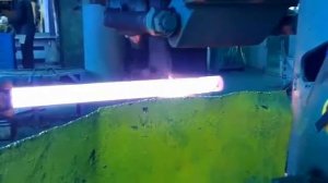 Работа кузнеца на заводе в Польше