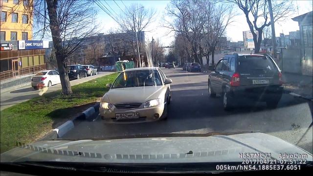 Привыкаем к "односторонней" ул. Свободы, третью неделю как привыкаем... смотреть онлайн