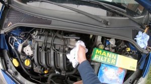 MANN FILTER D4F Engine Air Filter Change 2011 Renault Clio 3 Grandtour