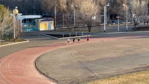 15 раз по 400 метров. Беговая тренировка экономичности и техники.