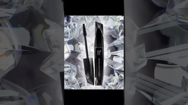 ? Удлиняющая тушь Black Crystal? естественно подкручивает ресницы, создавая эффект кошачьих глаз!