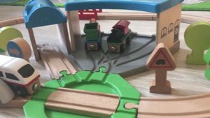 МОЯ ДЕРЕВЯННАЯ ЖЕЛЕЗНАЯ ДОРОГА ИКЕА ЛИЛЛАБУ / IKEA LILLABO / как я играю с братом