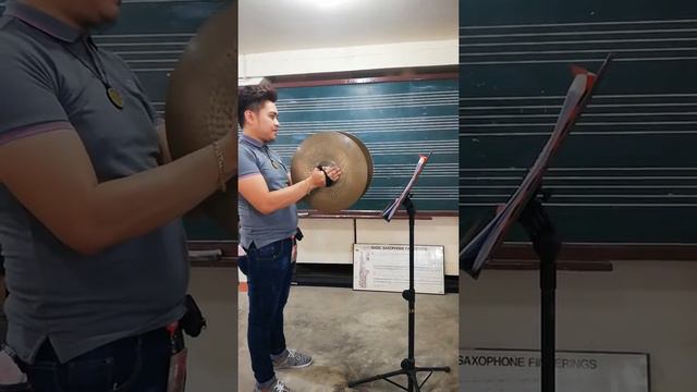 Different dynamic levels from piano - fortessimomo with Crash Cymbal (piatti)