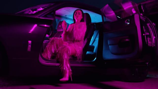 Carmen de la Salciua - Cat de naiva ma crezi videoclip oficial