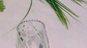 Декор стеклянной  вазы.