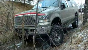 Ford Excursion Off Road 2.avi