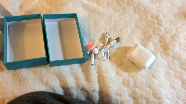 IS APPLE AIRPOD SUCKED BY TWS HEADSET!!?? смотреть онлайн