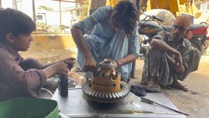 The Expert Mechanic Solved 950B Wheel Loader Differential Gear problem Caterpillar