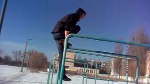 легкие трюки на турнике