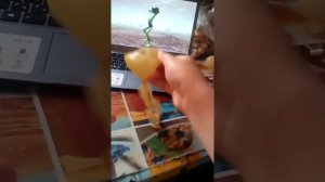 Инопланетянин танцует под песню даме ту касита