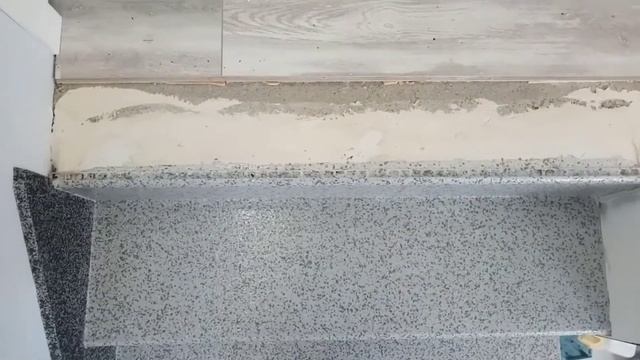 Полимерное покрытие на ступени.