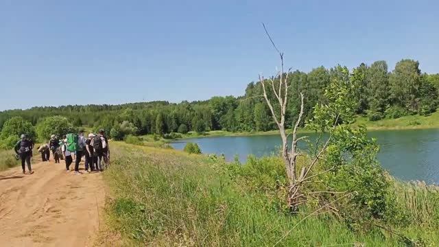 Поход на большой пруд вместе с туристами.