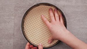 Попробуйте этот закусочный торт из вафельных коржей с курицей - чудесный вкус | Cookrate - Русский