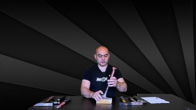Выбор инструмента  2: Выбор молотка
