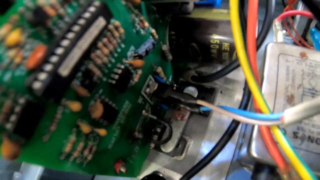 Ошибка E-02 на беговой дорожке. Сгорела плата или двигатель? Как проверить. Ремонт беговых дорожек.